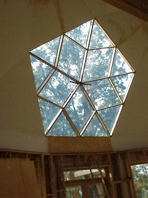 مدل پنجره دوجداره پنج ضلعی